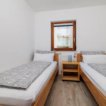 Jelka * Цриквеница