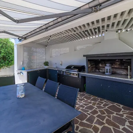 Jelka Цриквеница