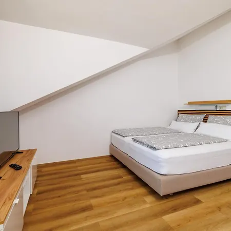 Jelka Apartament *